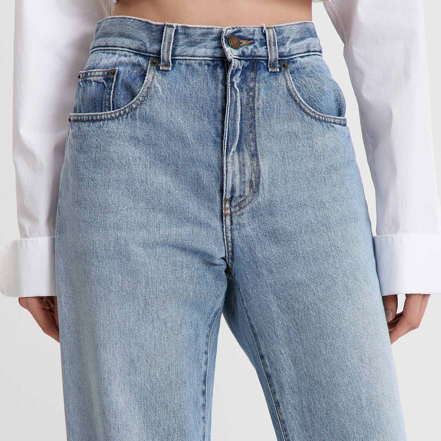 Skyline High-Rise Straight Jeans